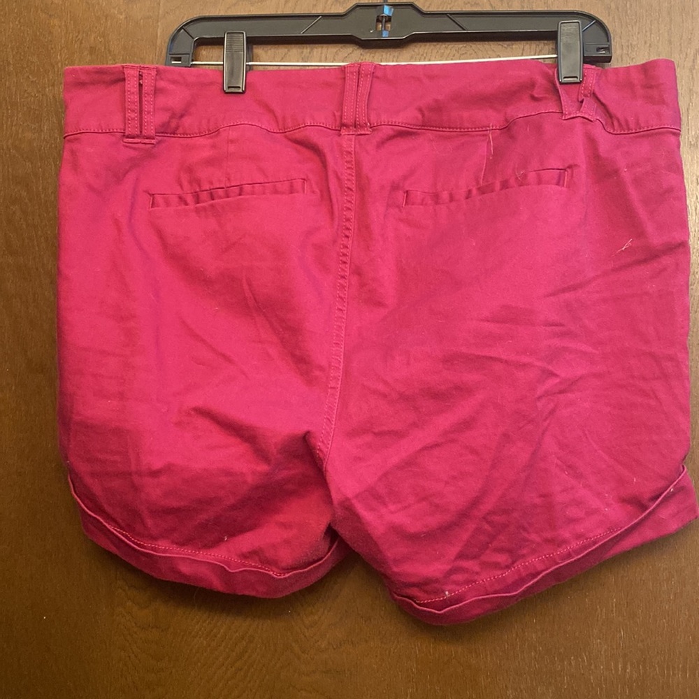 Torrid Raspberry/Magenta Cuffed Shorts - Picture 2 of 2
